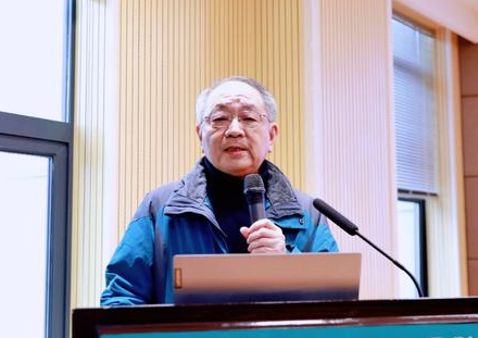  傅天明 