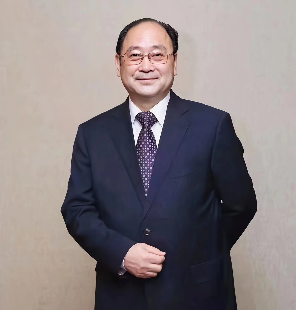  张仁华 